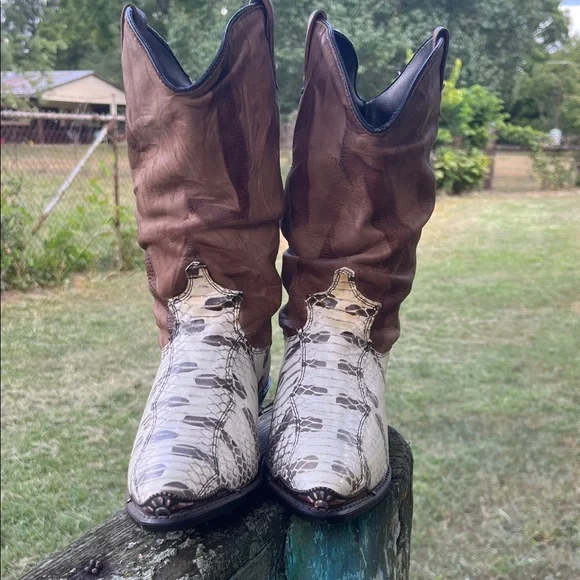 Dingo Brown and White Snake Print Heeled Boots - Picture 3 of 11